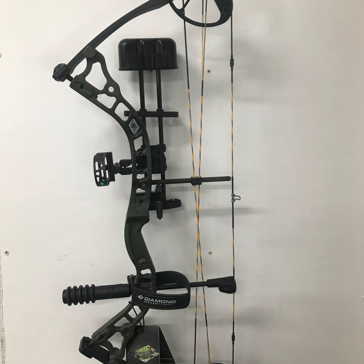 Diamond Archery Pro 305 – Arc Composé Droitier, Réglable et Performant